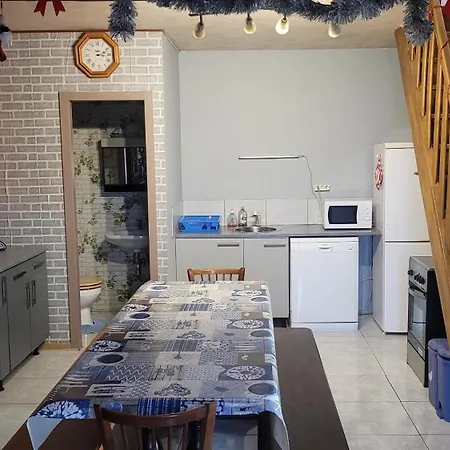 Maison De A Freconrupt 3*