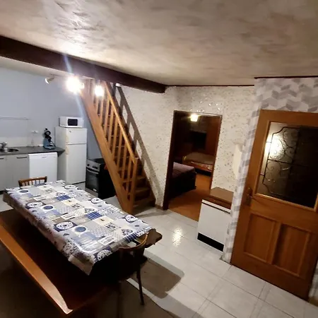 ホテル Maison De A Freconrupt